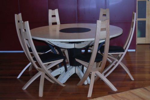 Atelier de l’Ébène : Table et chaise