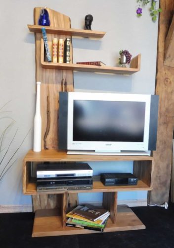 L’Atelier du Cornillon : meuble TV en pommier