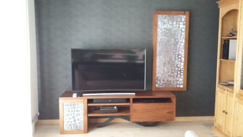 Claire et Daniel Bourget : Meuble TV HIFI en noyer