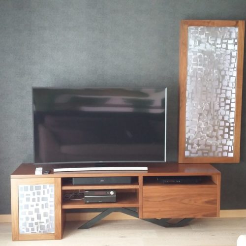 Claire et Daniel Bourget : Meuble TV HIFI en noyer