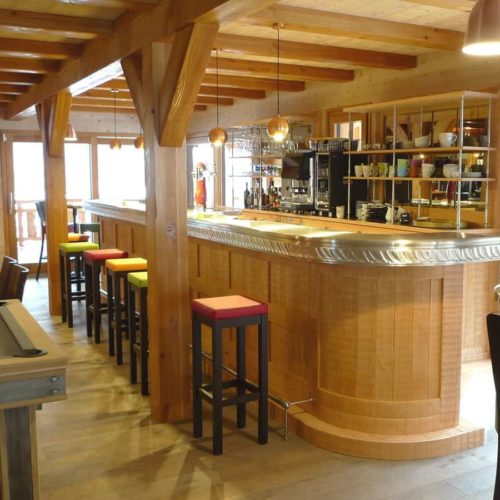 Ateliers JOVIS : Agencement d’un bar privé à la montagne