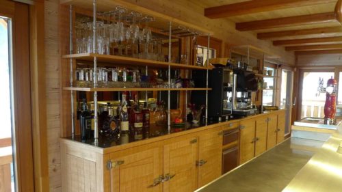 Ateliers JOVIS : Agencement d’un bar privé à la montagne