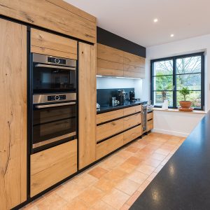 cuisine aménagée en bois moderne