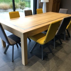 table sur mesure en bois naturel