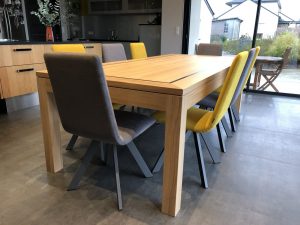 table sur mesure en bois naturel