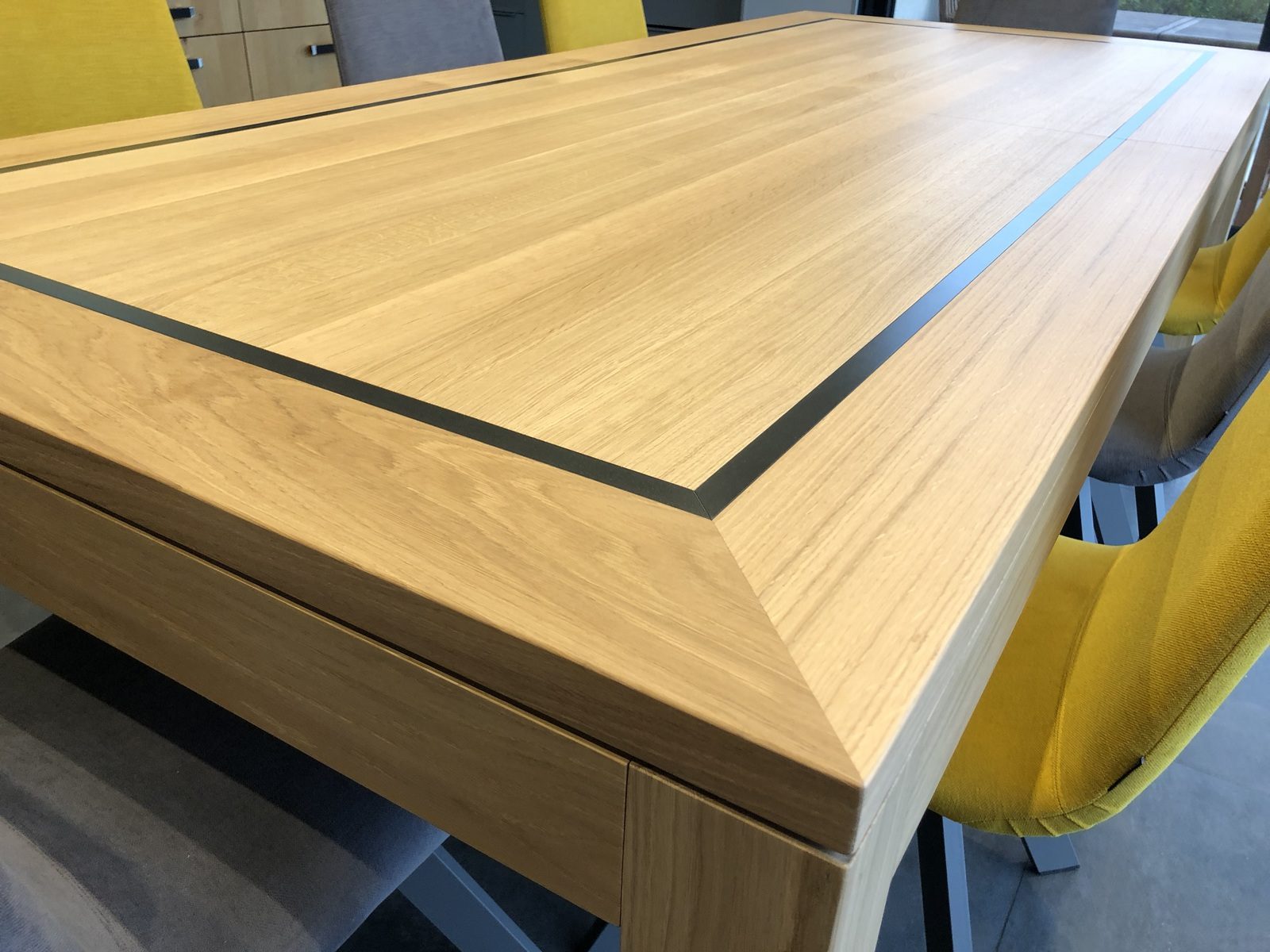 table sur mesure en bois naturel