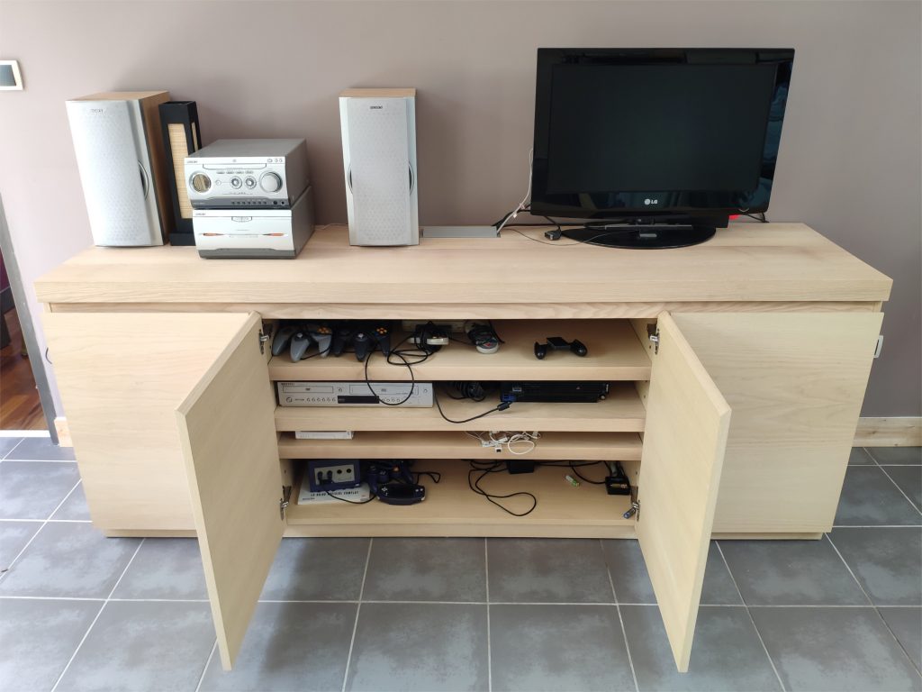 Buffet meuble télé en frêne