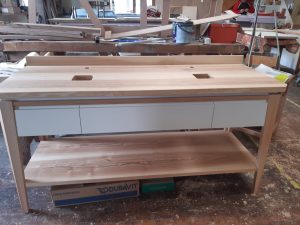 Meuble vasque montée en atelier.