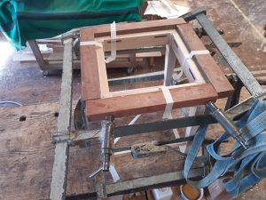Collage du tabouret